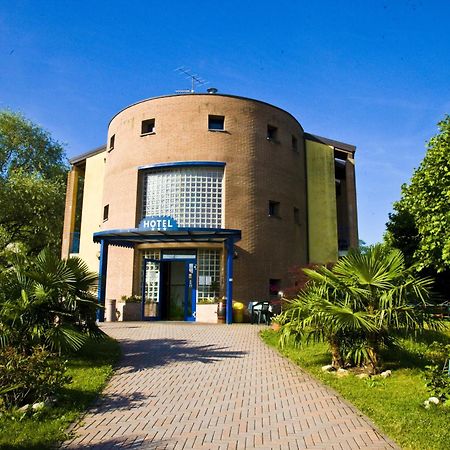 Hotel Il Canneto Porto Ceresio Kültér fotó
