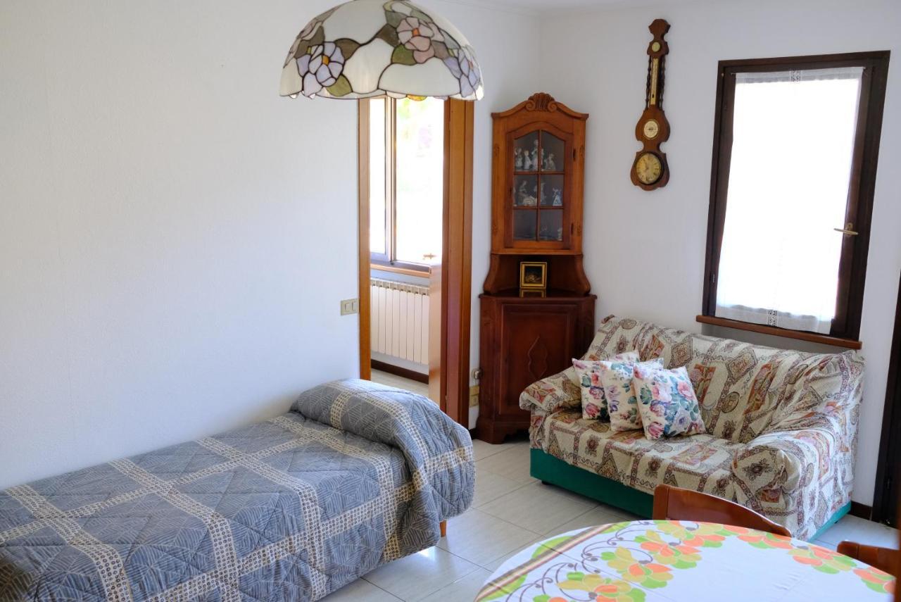 Hotel Il Canneto Porto Ceresio Kültér fotó
