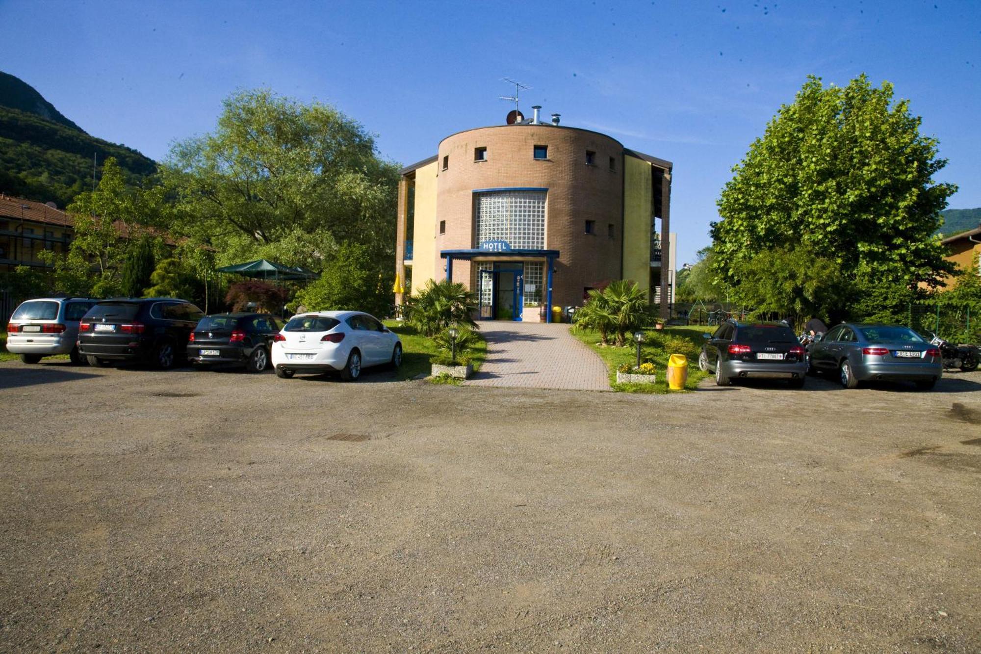 Hotel Il Canneto Porto Ceresio Kültér fotó