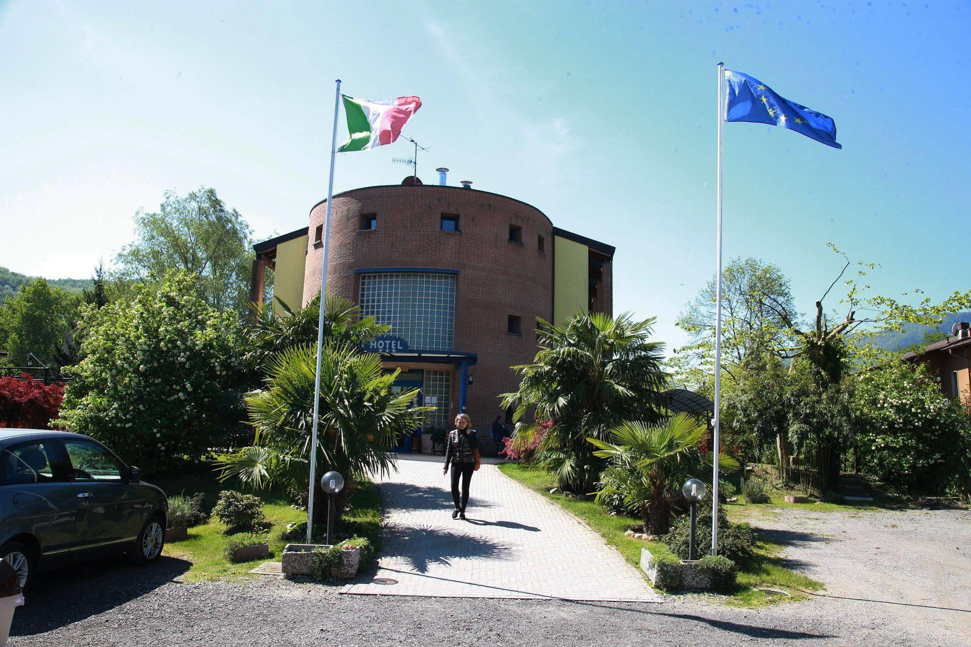 Hotel Il Canneto Porto Ceresio Kültér fotó
