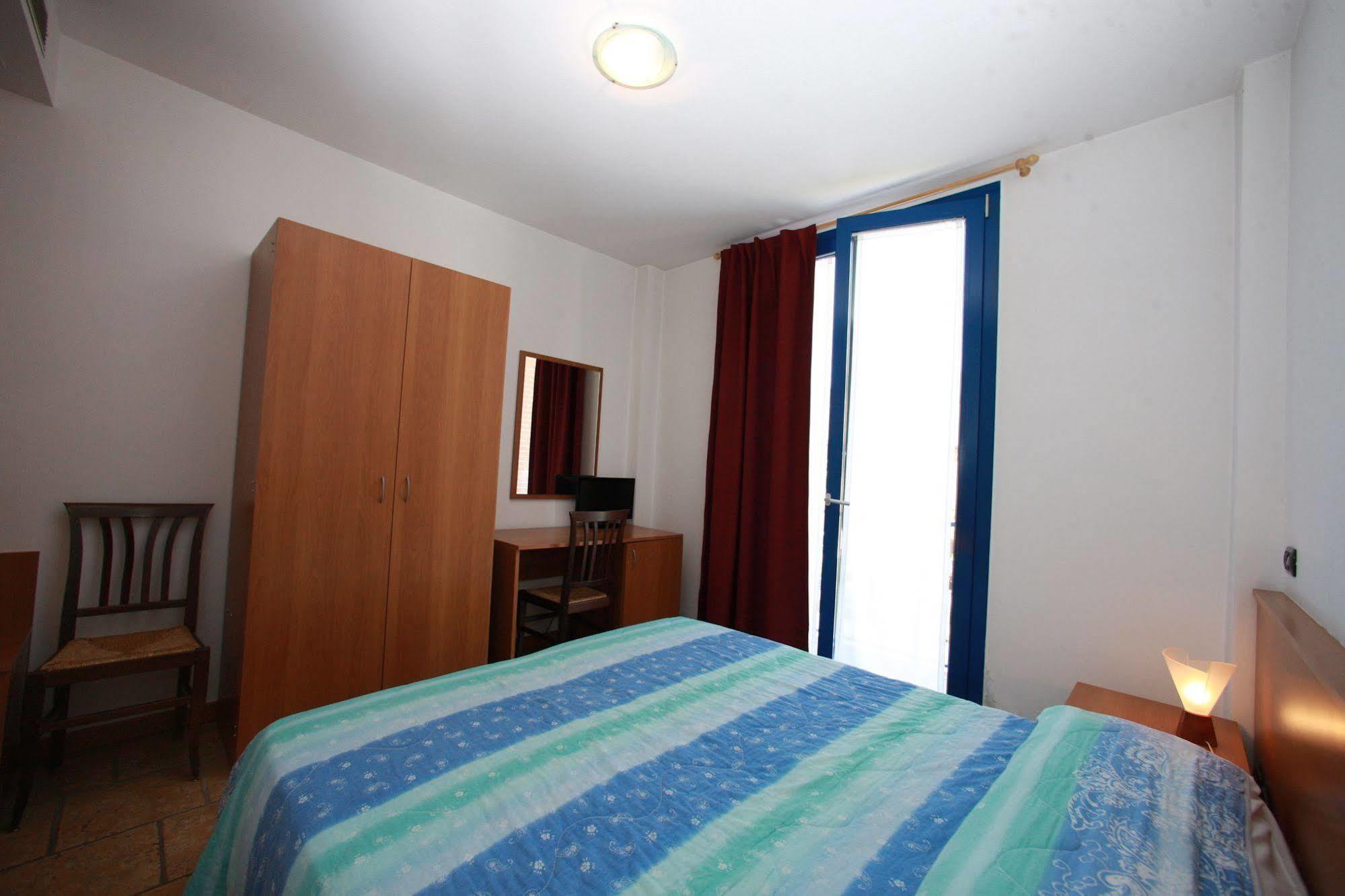 Hotel Il Canneto Porto Ceresio Kültér fotó
