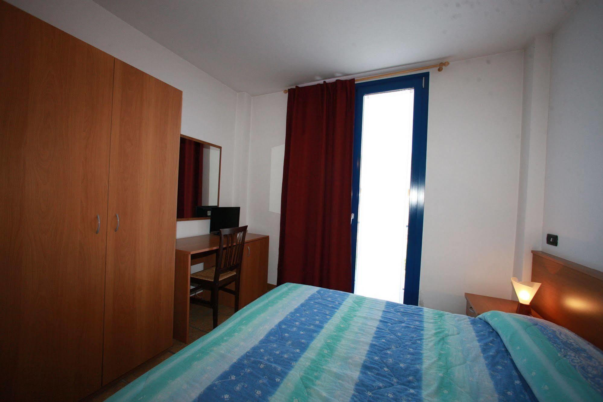 Hotel Il Canneto Porto Ceresio Kültér fotó