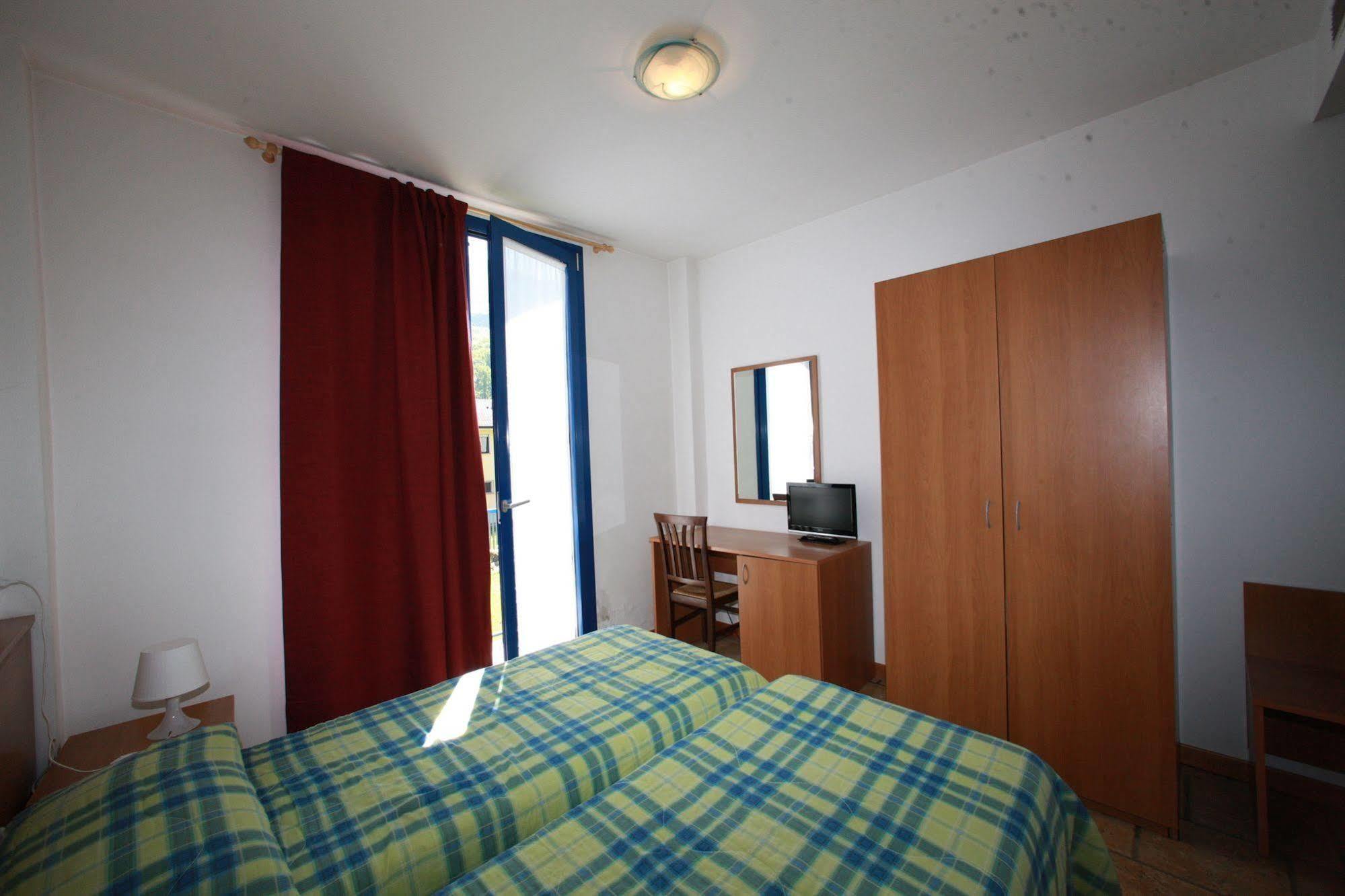 Hotel Il Canneto Porto Ceresio Kültér fotó