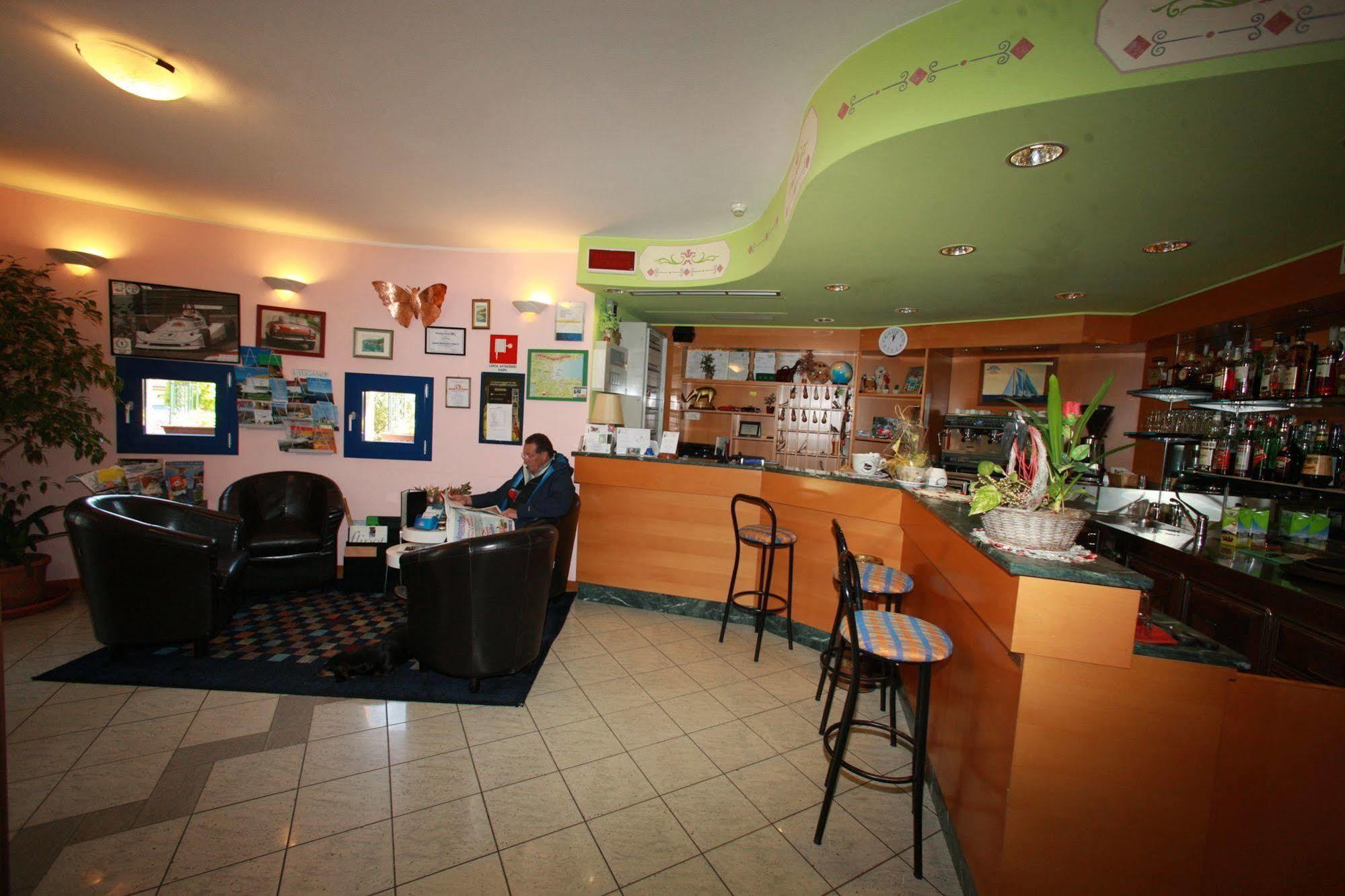 Hotel Il Canneto Porto Ceresio Kültér fotó